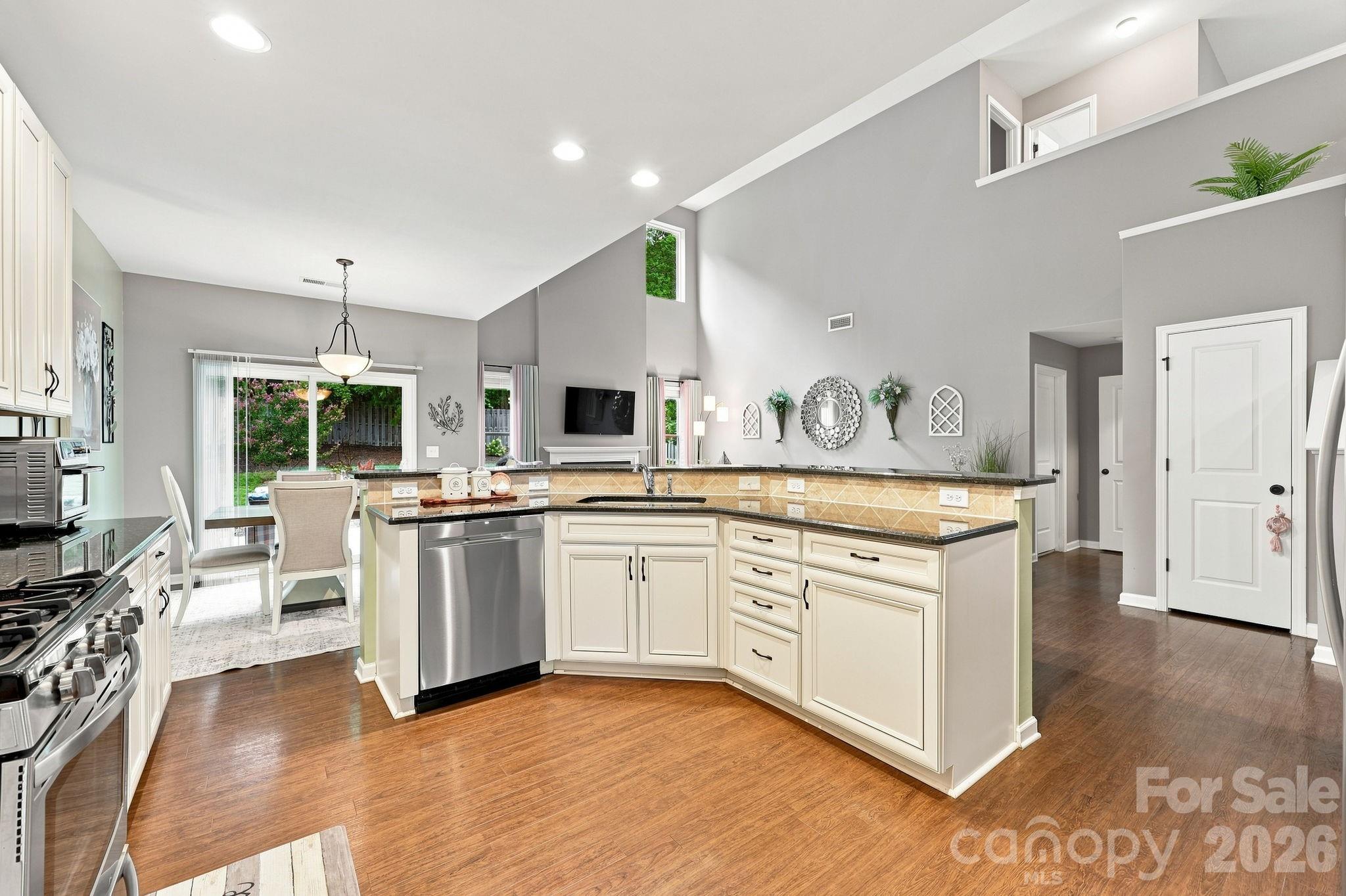 608 Augustus Lane — Mount Holly
