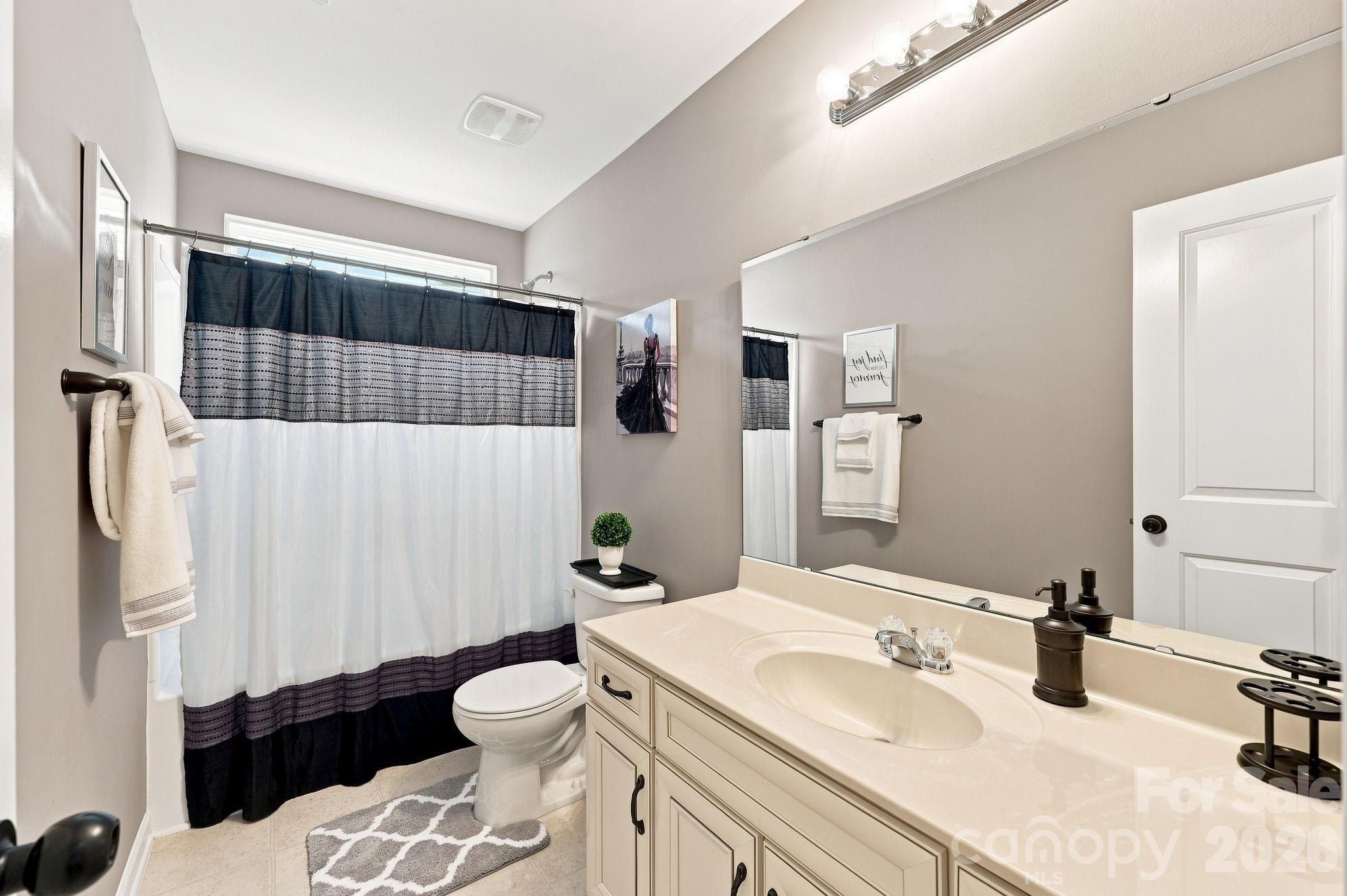 608 Augustus Lane — Mount Holly