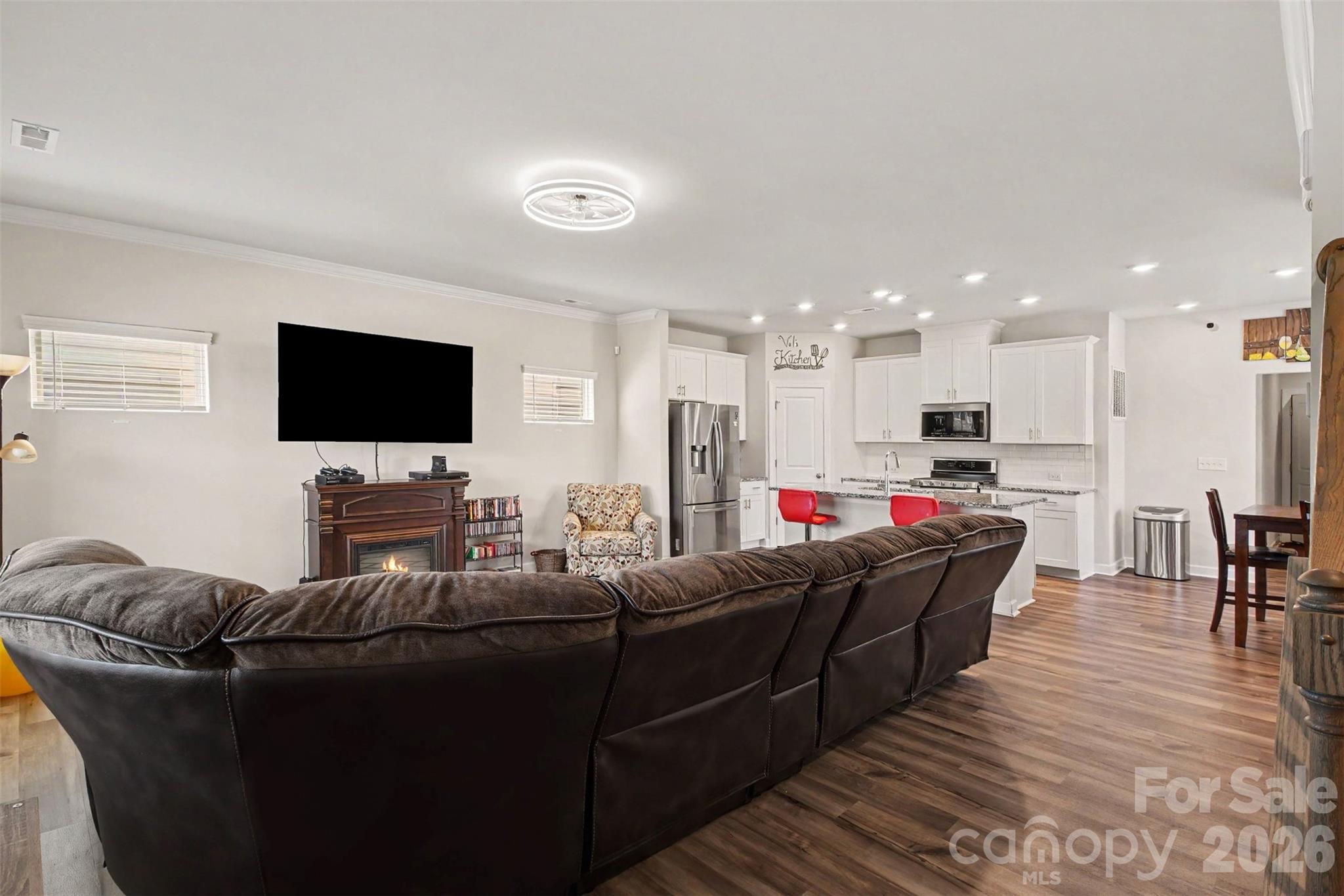 11822 Midnight Way — Huntersville