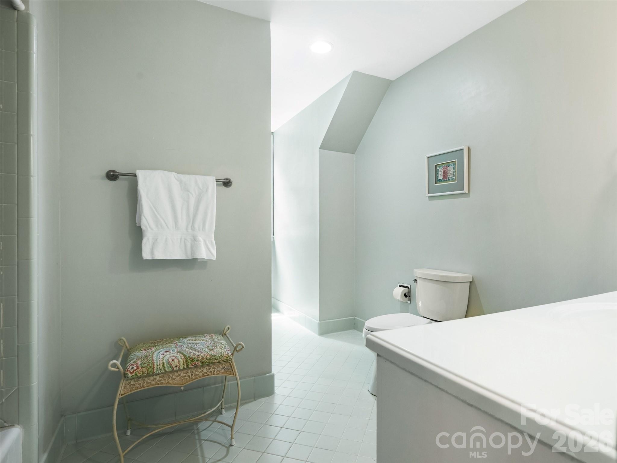 4313 Crossgate Road — Charlotte