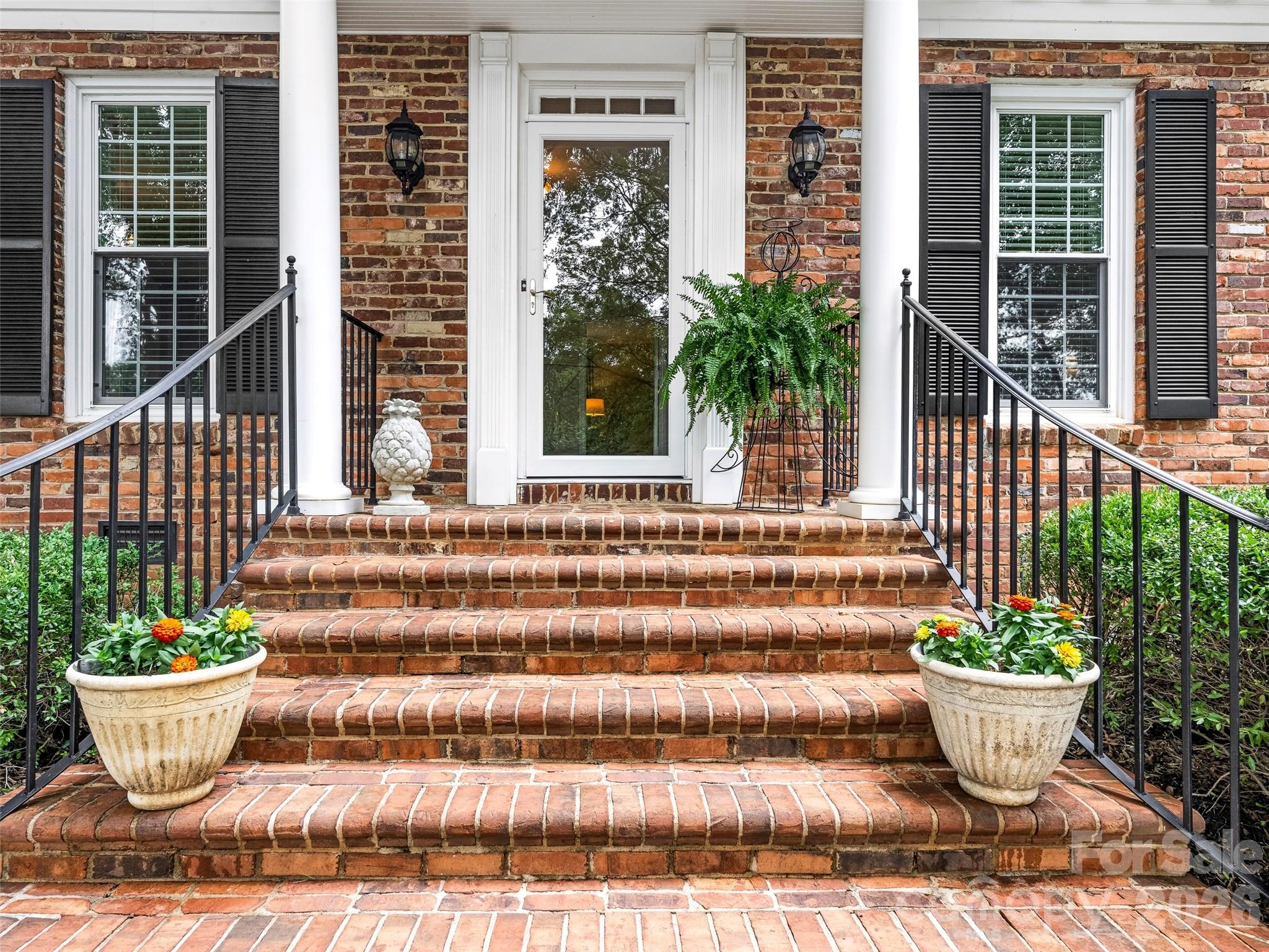 4313 Crossgate Road — Charlotte