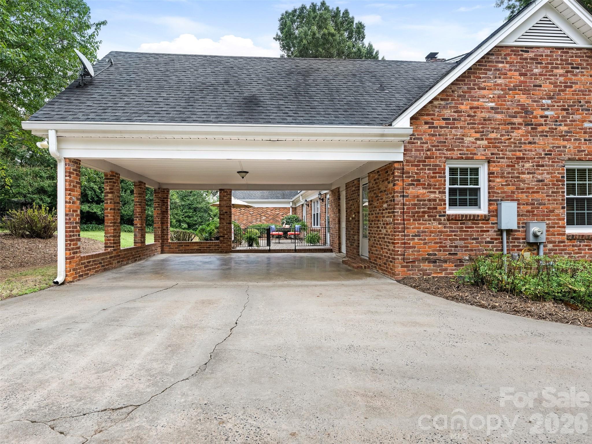 4313 Crossgate Road — Charlotte