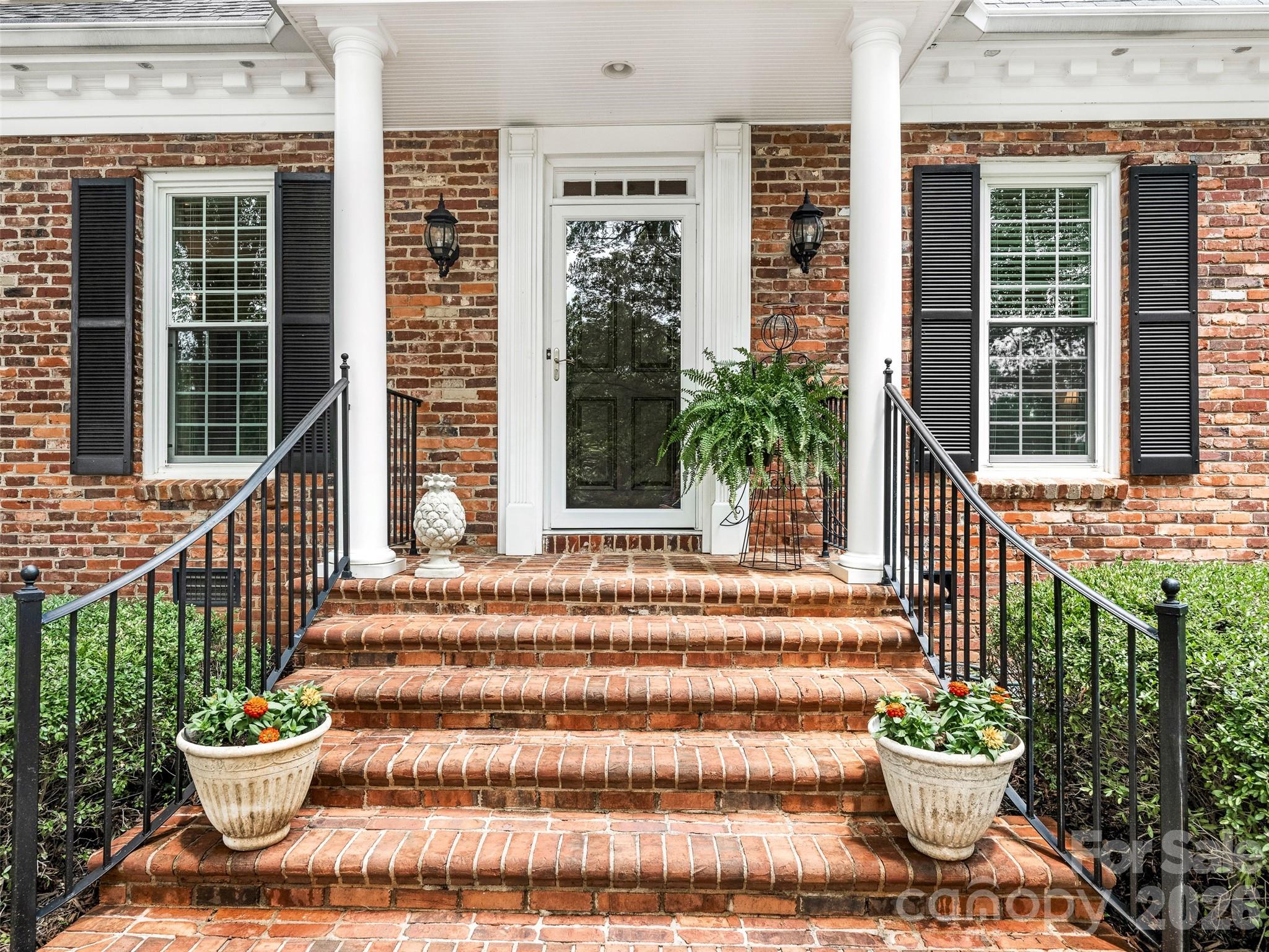 4313 Crossgate Road — Charlotte