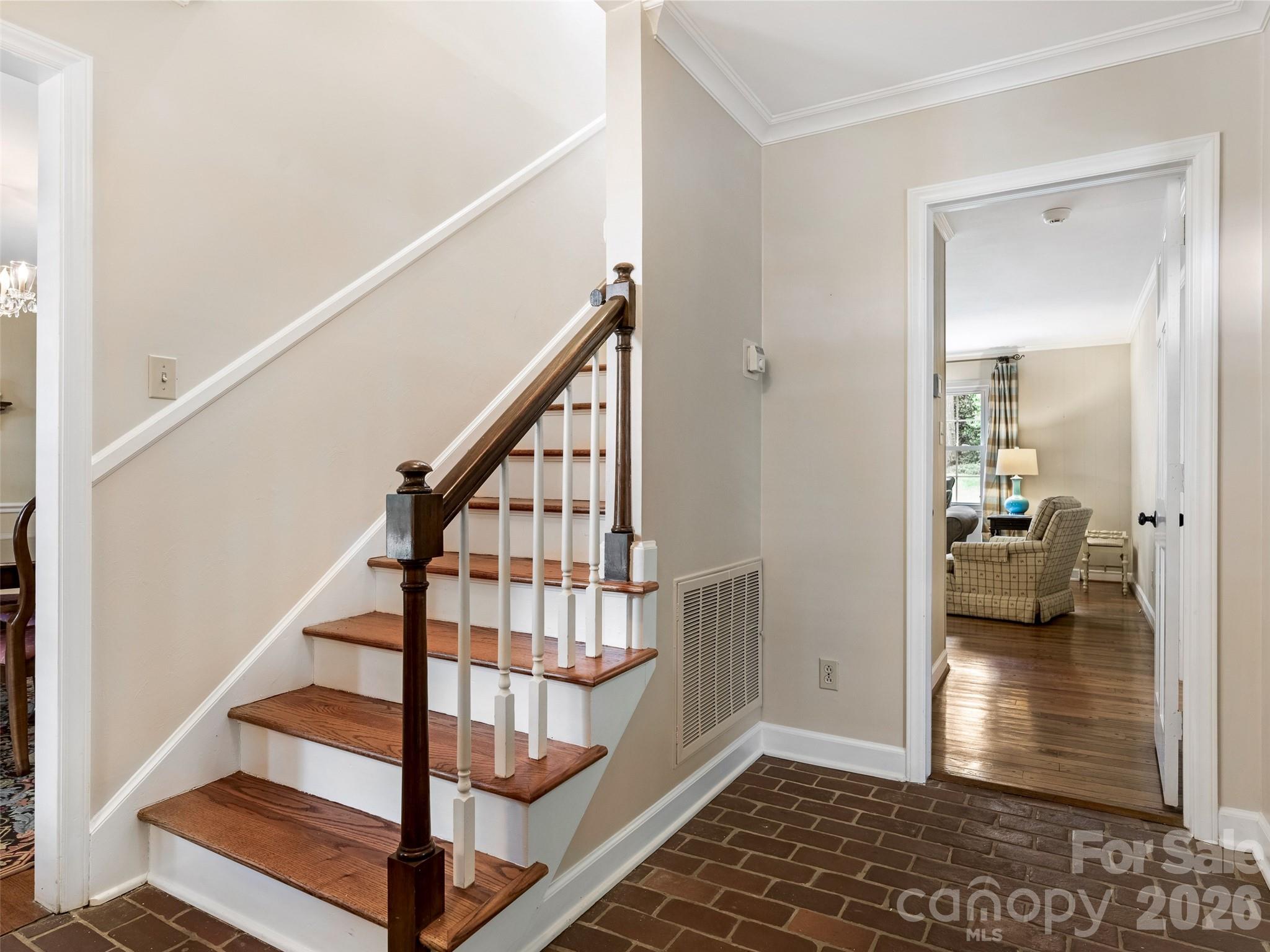 4313 Crossgate Road — Charlotte