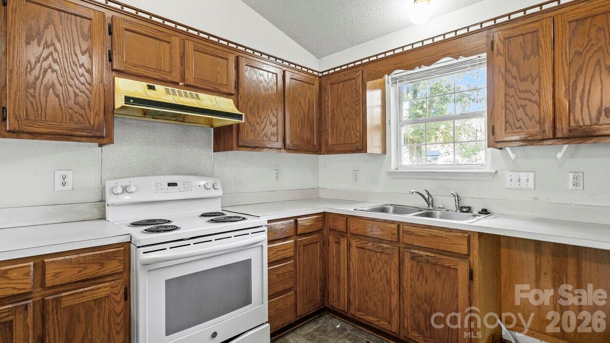 6224 Cottageville Lane — Charlotte