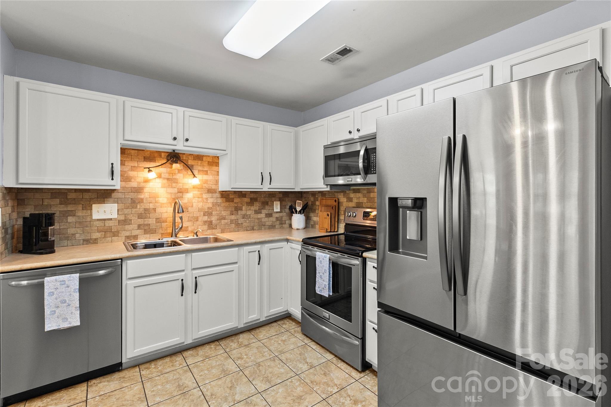 200 Autumn Woods Boulevard — Mount Holly