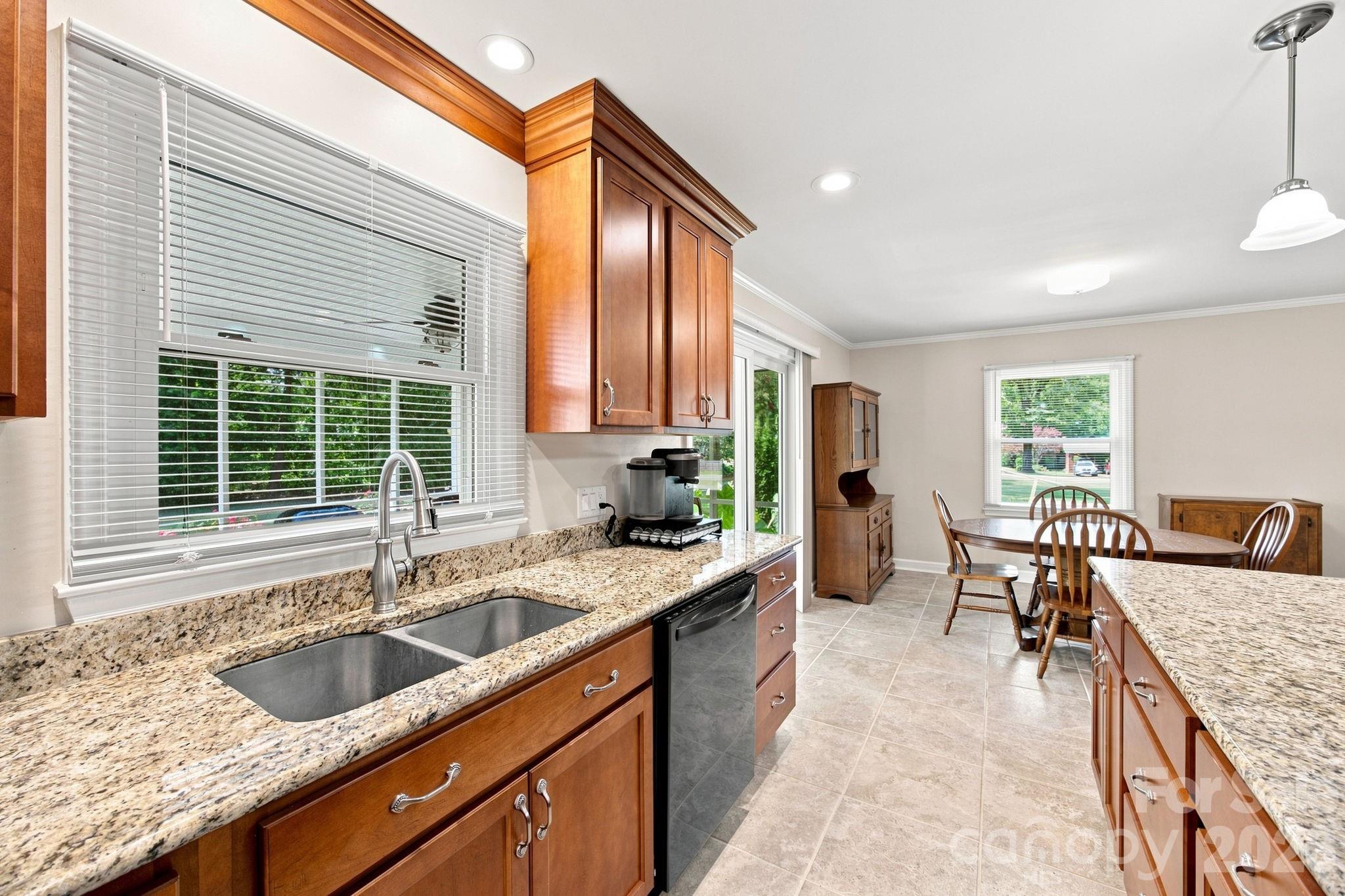 1285 Patterson Street — China Grove