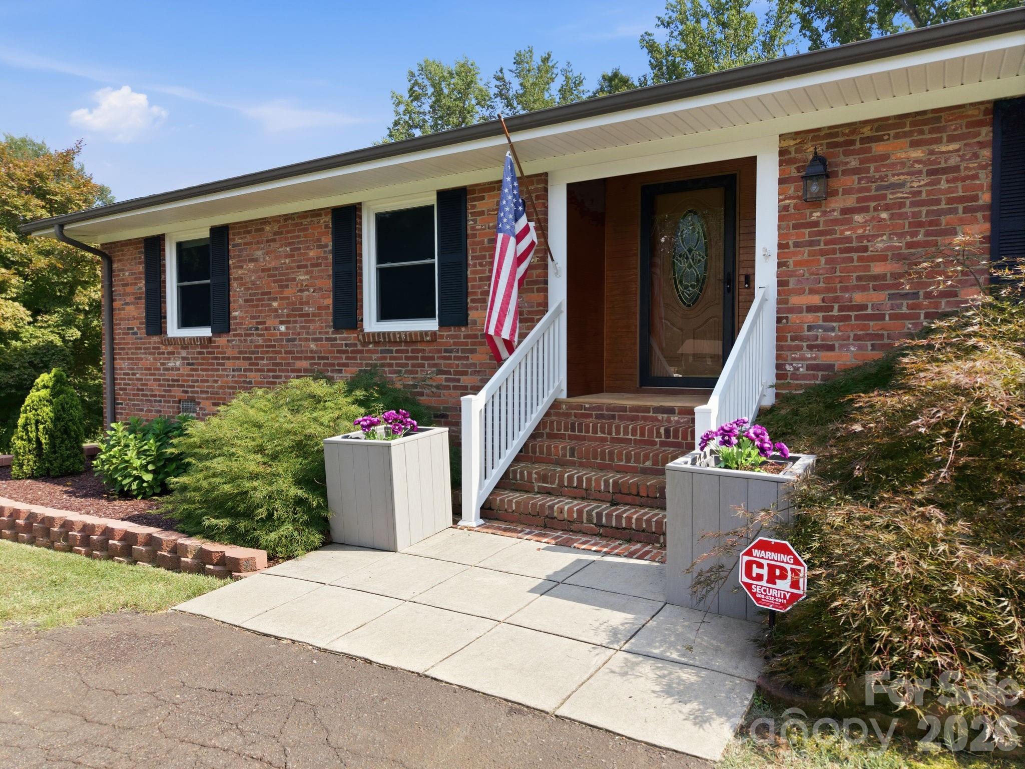 1285 Patterson Street — China Grove