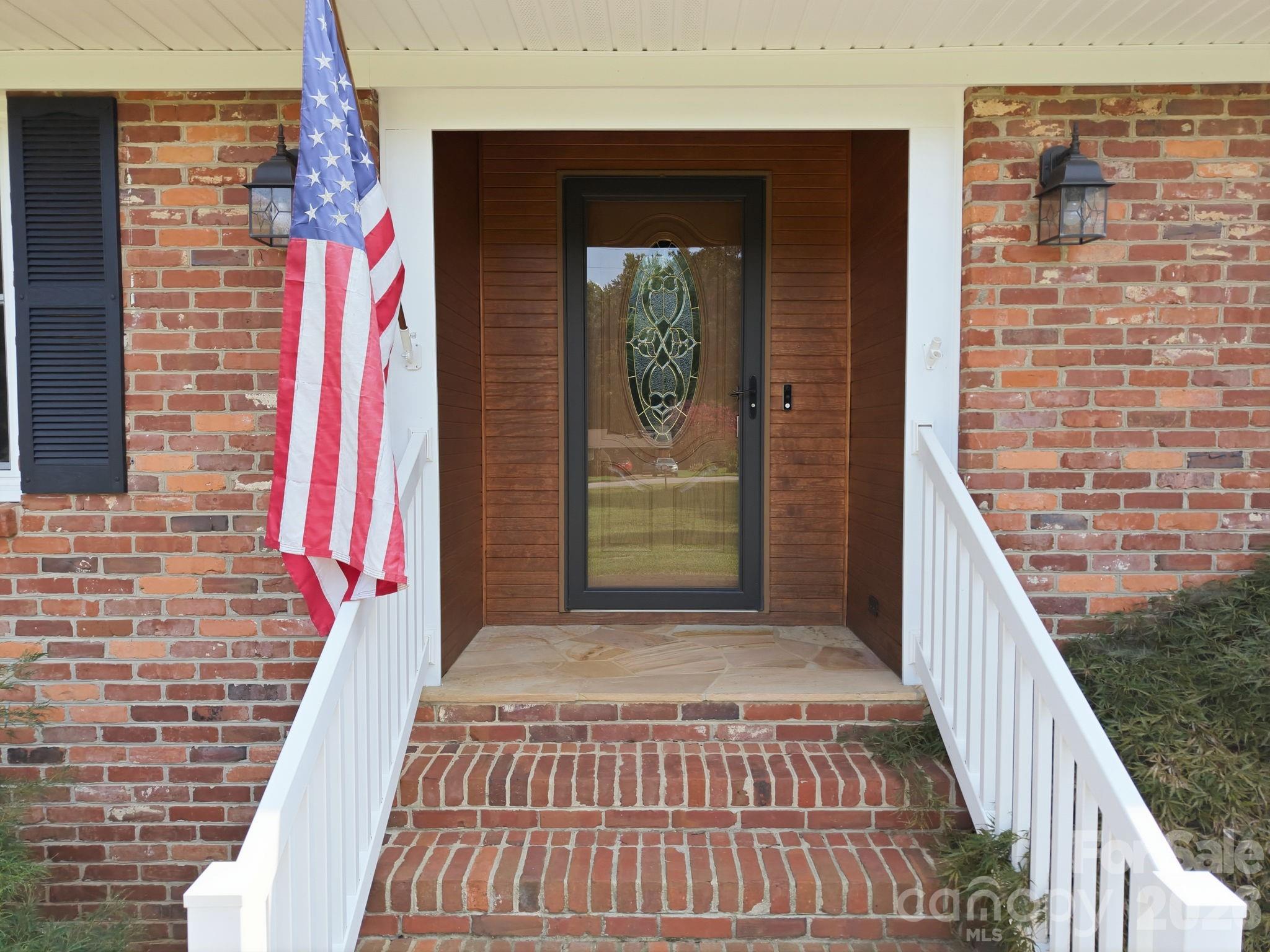1285 Patterson Street — China Grove