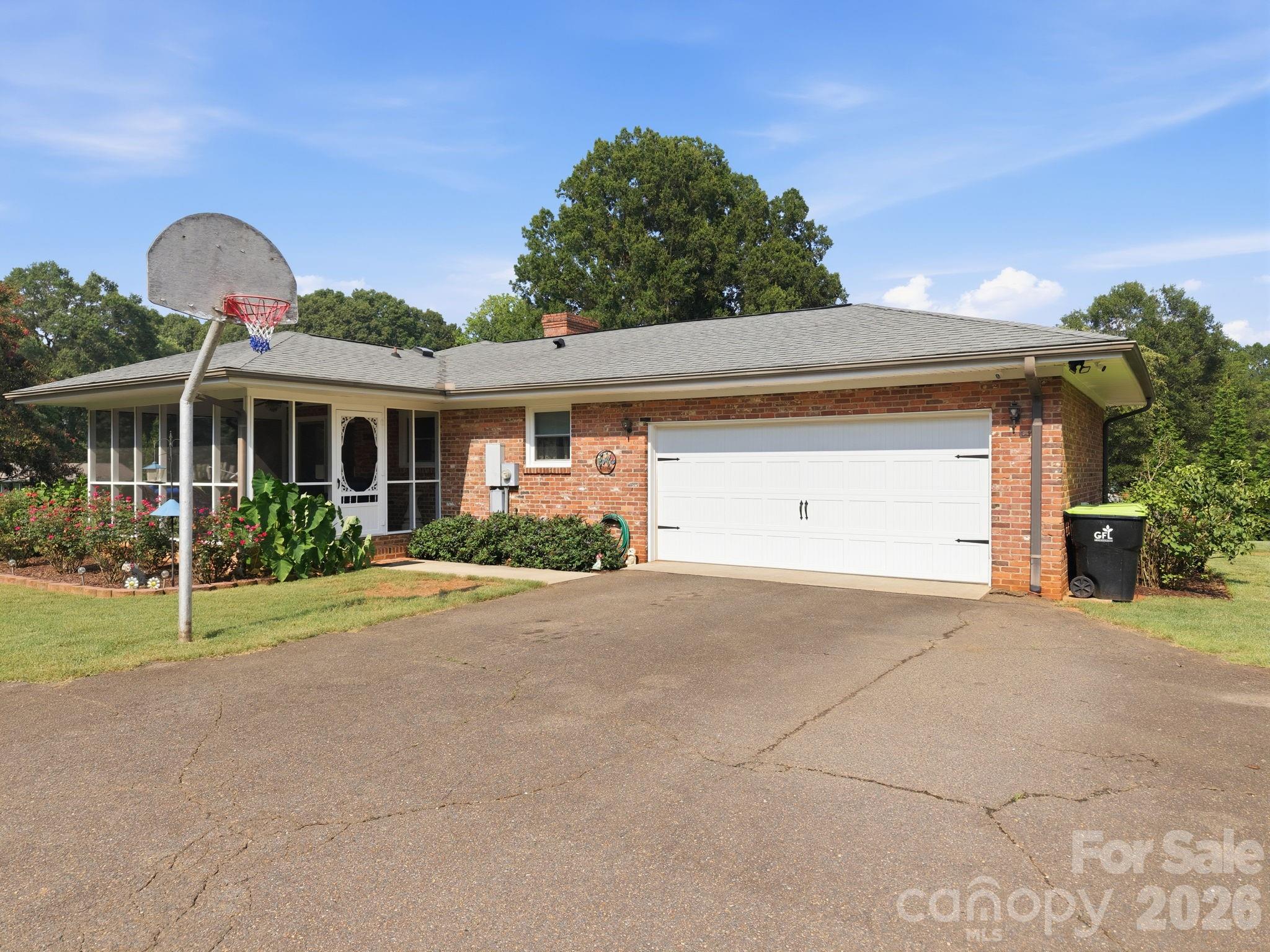 1285 Patterson Street — China Grove
