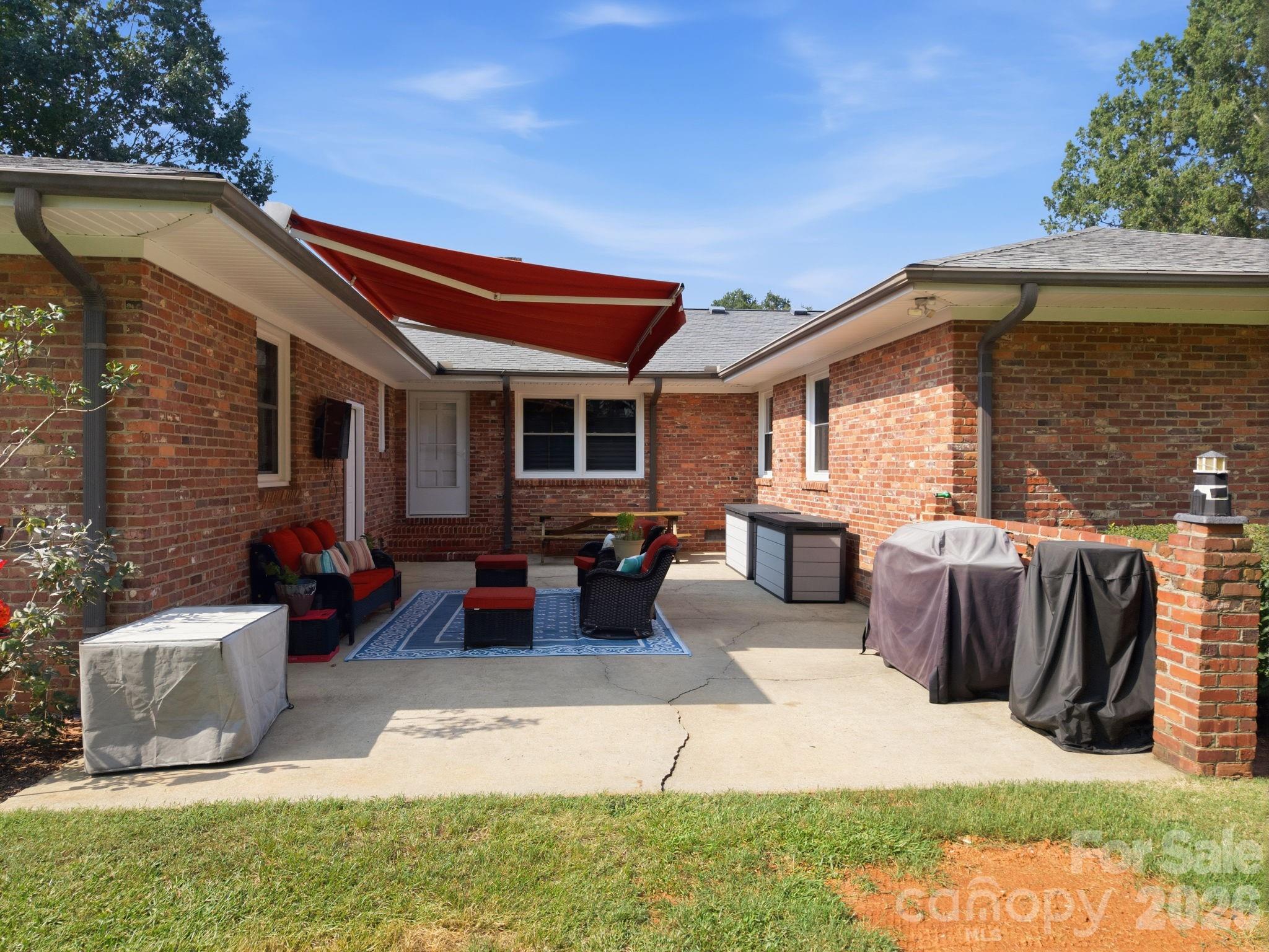 1285 Patterson Street — China Grove