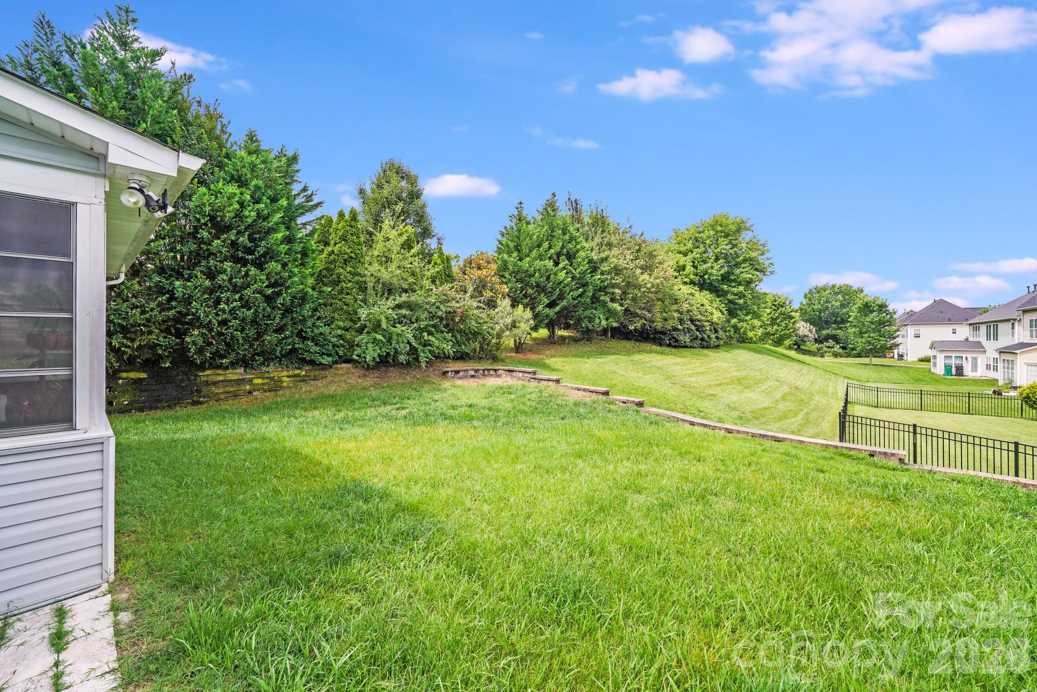 6227 Castlecove Road — Charlotte