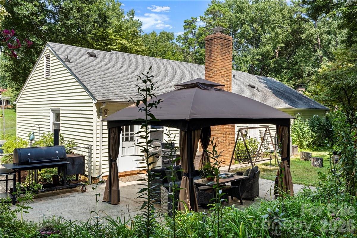 9614 Lone Oak Court — Charlotte