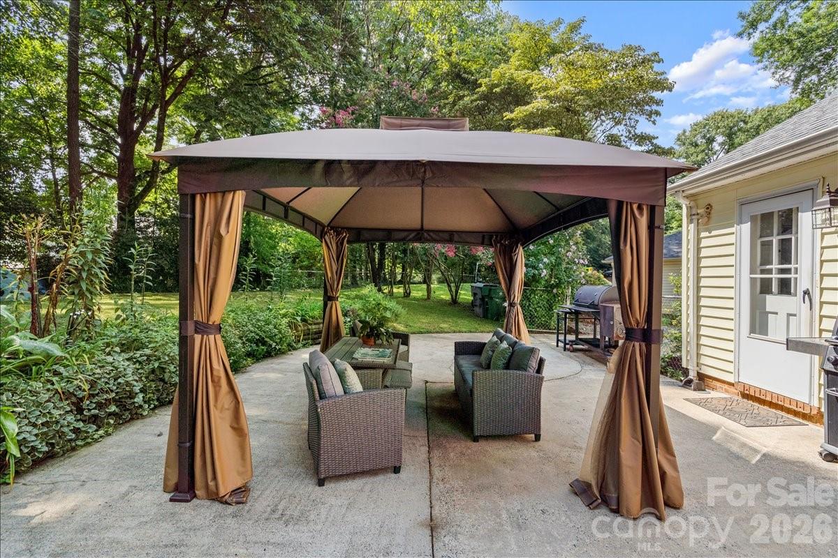 9614 Lone Oak Court — Charlotte