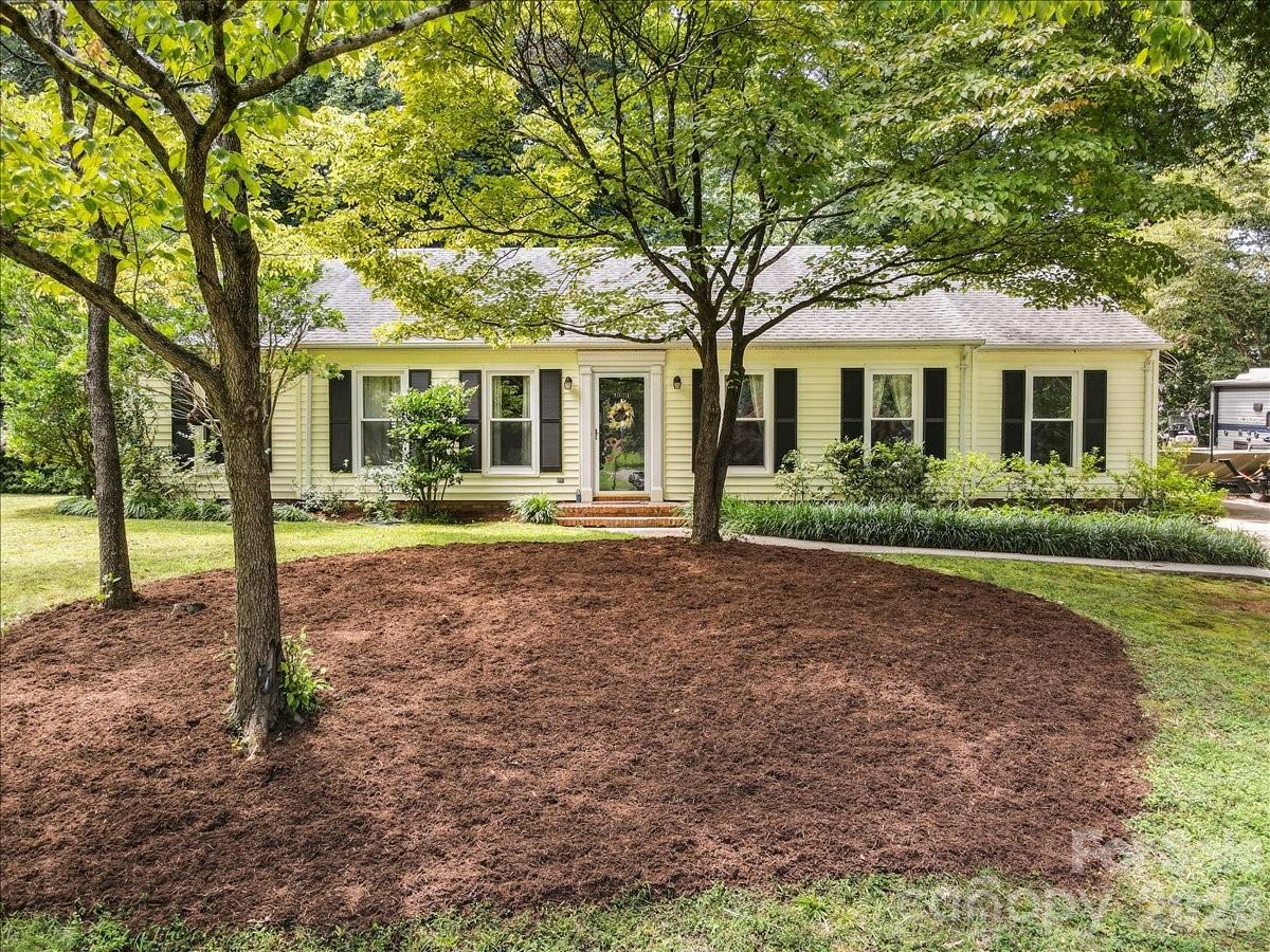9614 Lone Oak Court — Charlotte