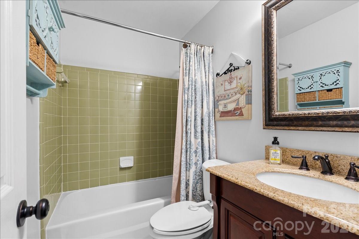 9614 Lone Oak Court — Charlotte