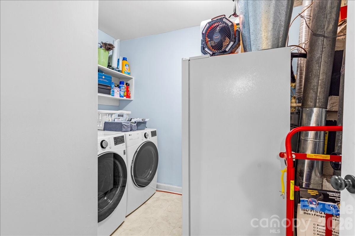 9614 Lone Oak Court — Charlotte