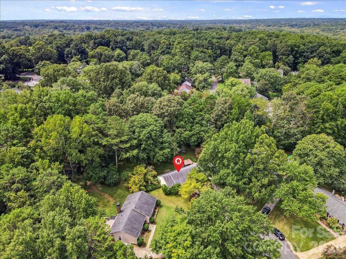 9614 Lone Oak Court — Charlotte