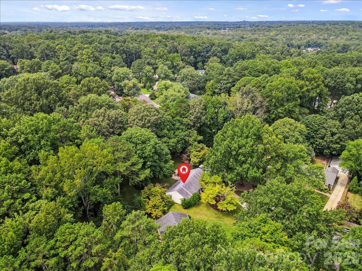 9614 Lone Oak Court — Charlotte