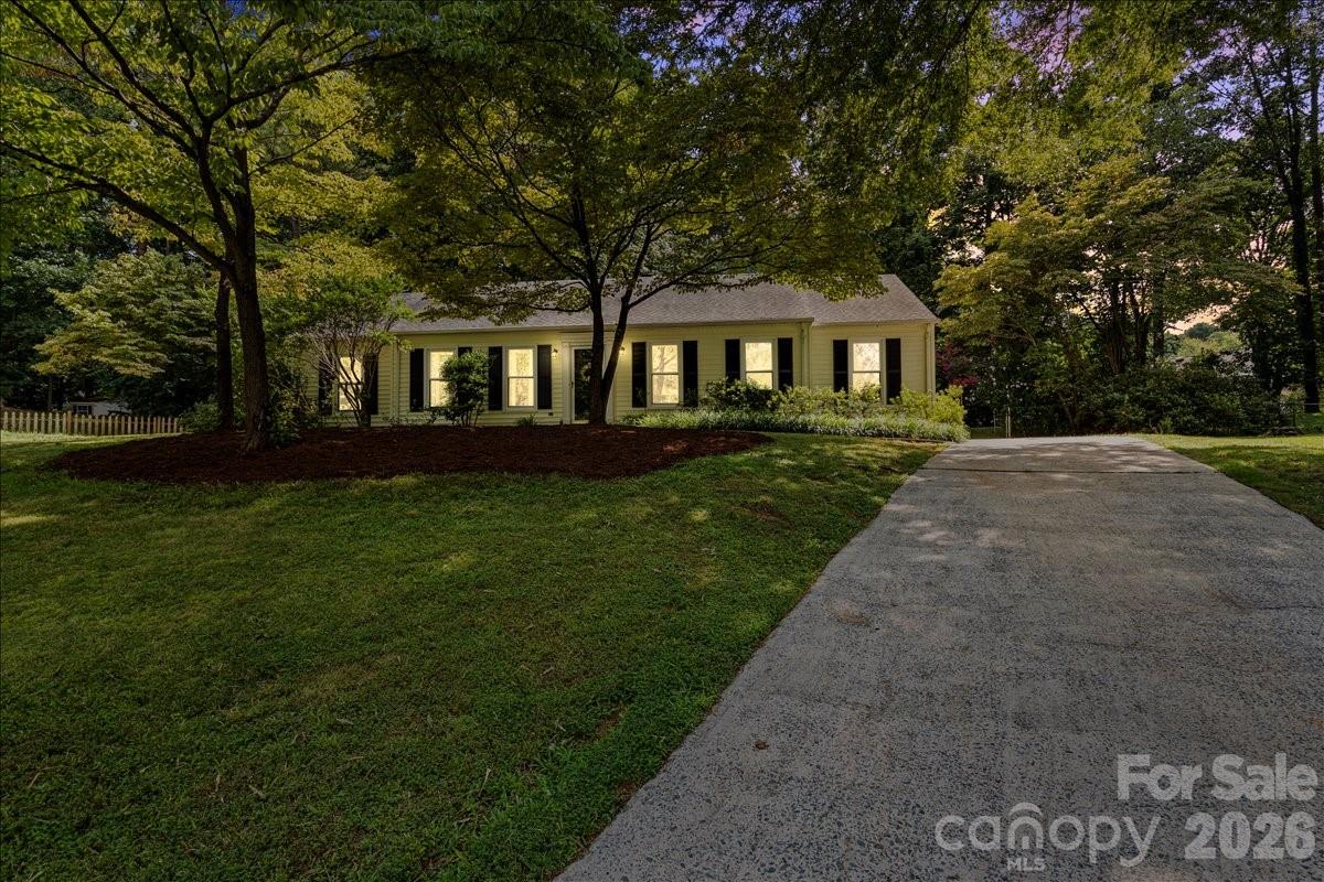 9614 Lone Oak Court — Charlotte