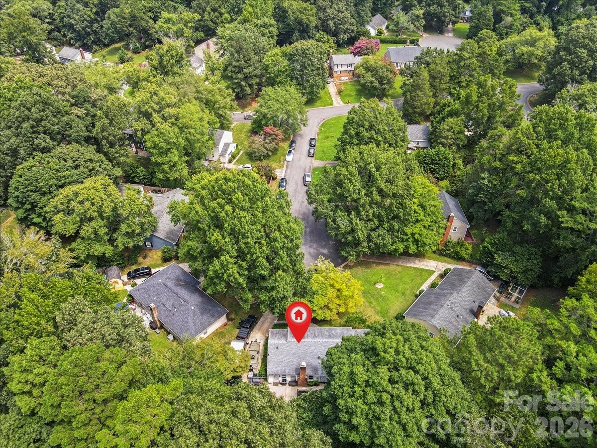 9614 Lone Oak Court — Charlotte