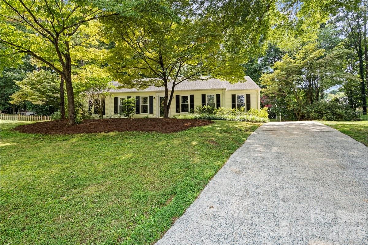9614 Lone Oak Court — Charlotte