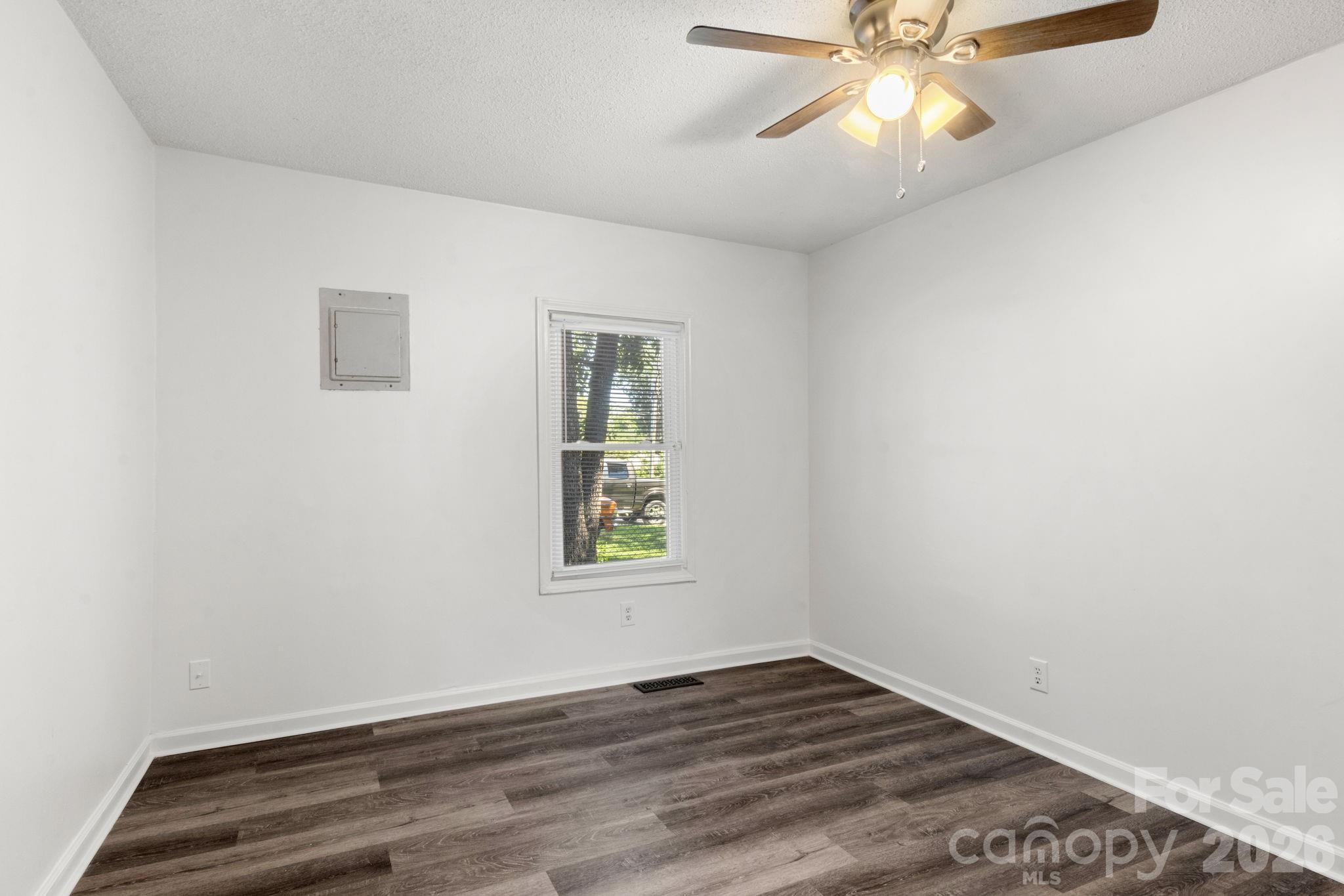 609 S Oak Street — Gastonia
