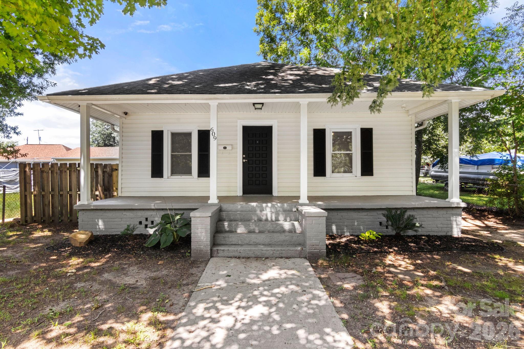 609 S Oak Street — Gastonia