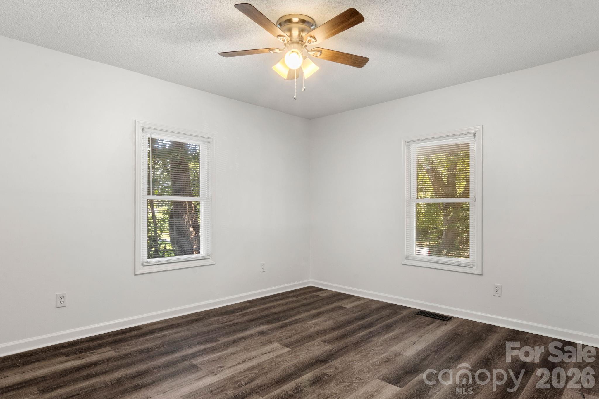 609 S Oak Street — Gastonia