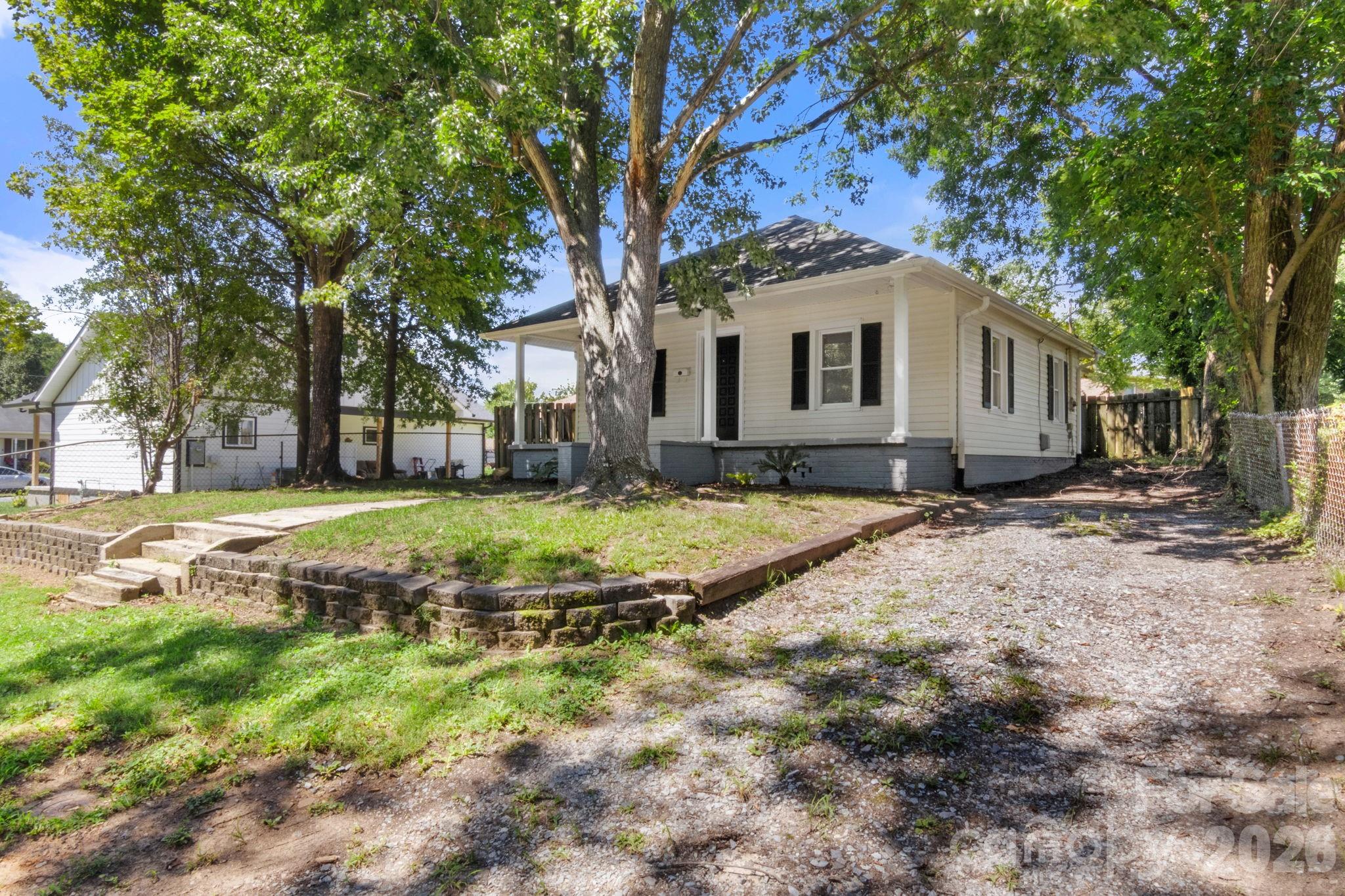 609 S Oak Street — Gastonia