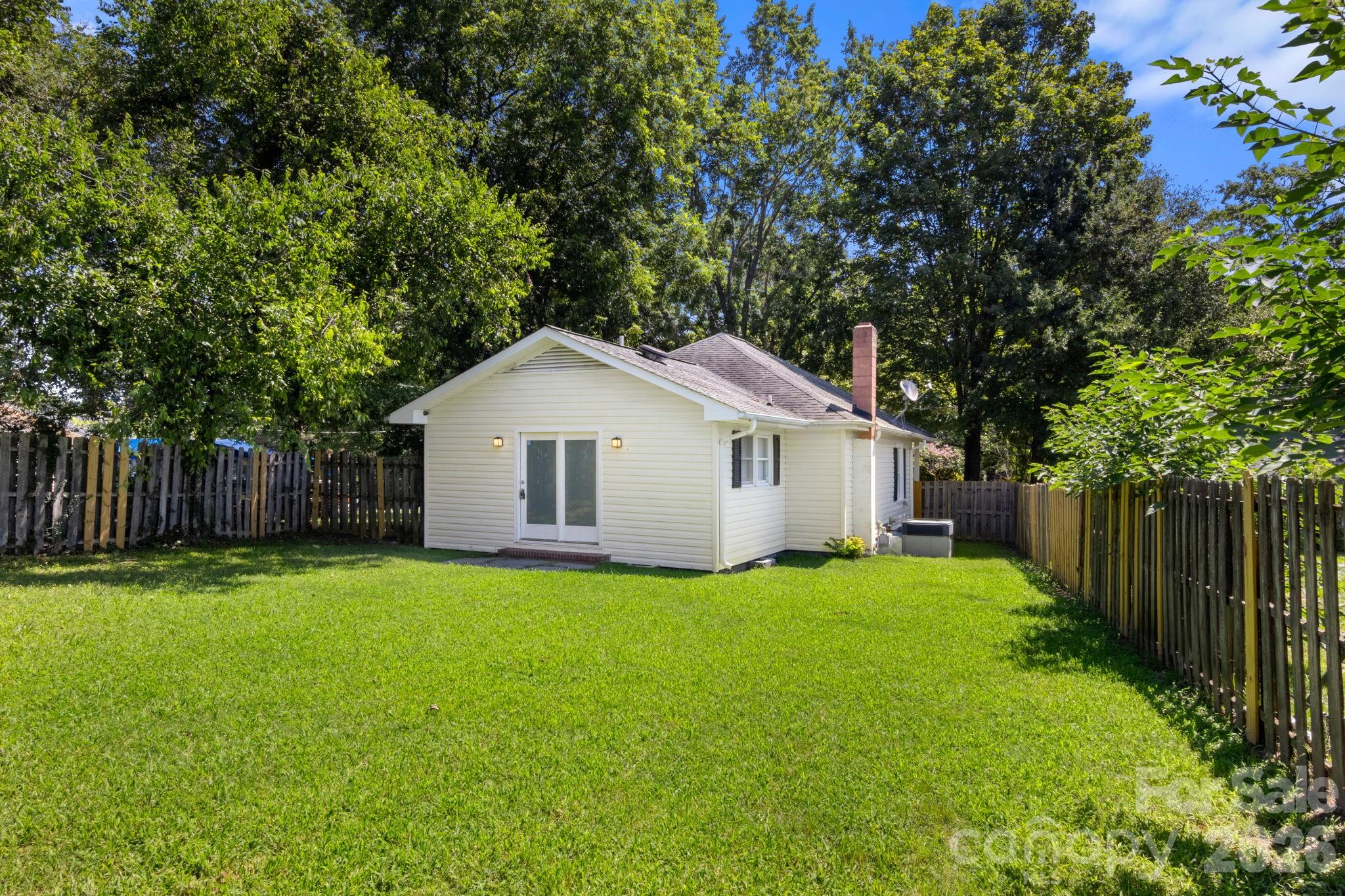 609 S Oak Street — Gastonia