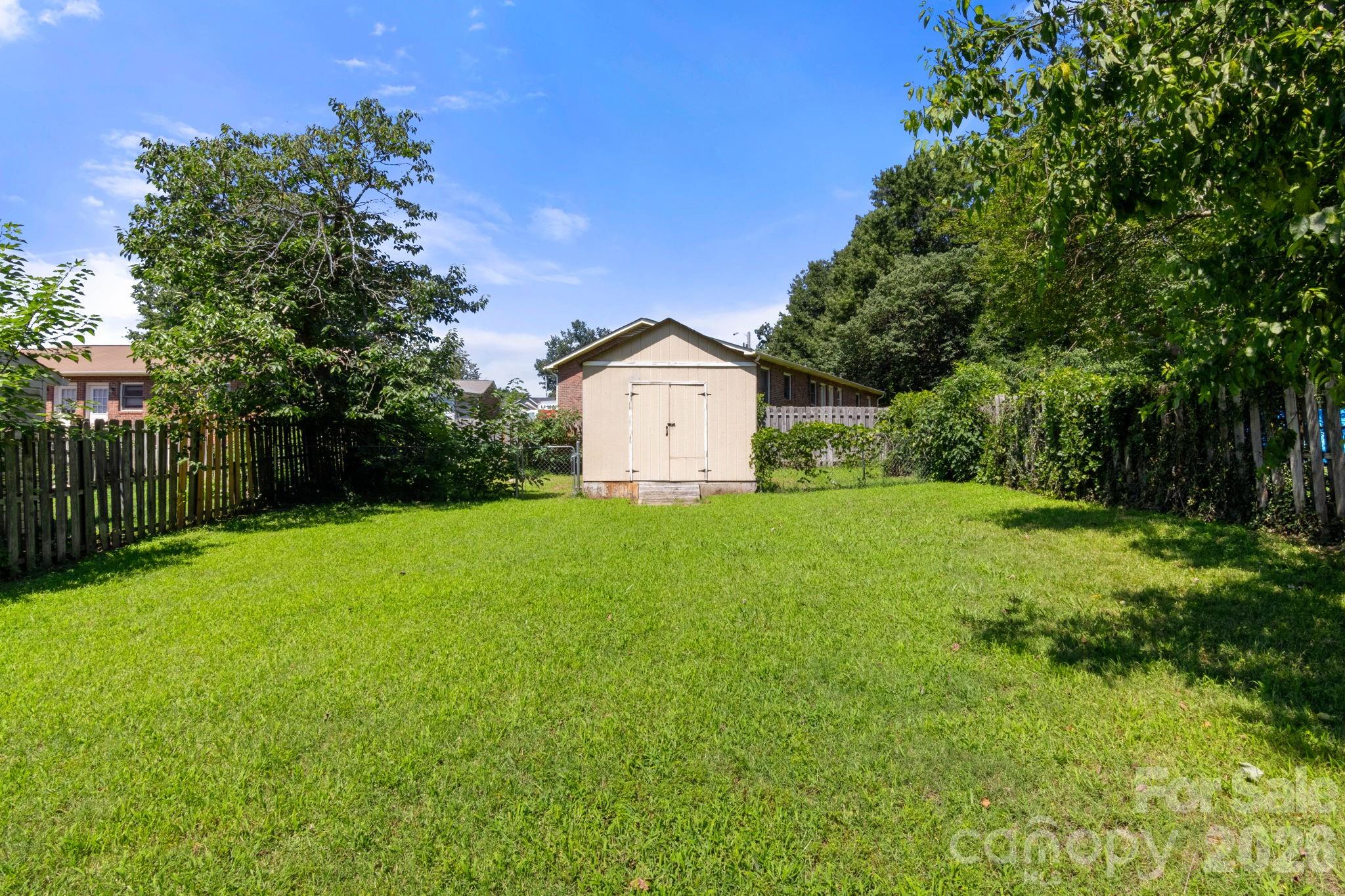 609 S Oak Street — Gastonia