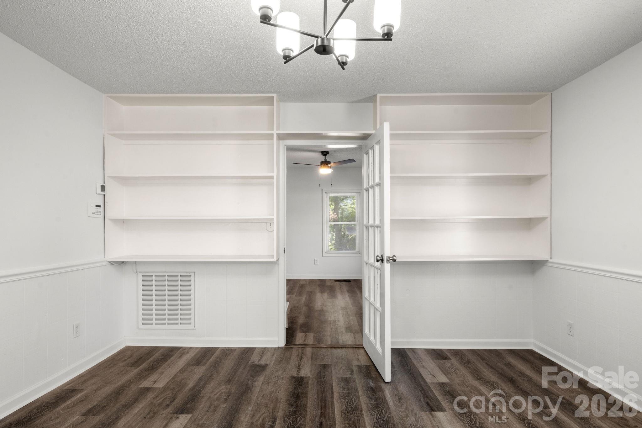 609 S Oak Street — Gastonia