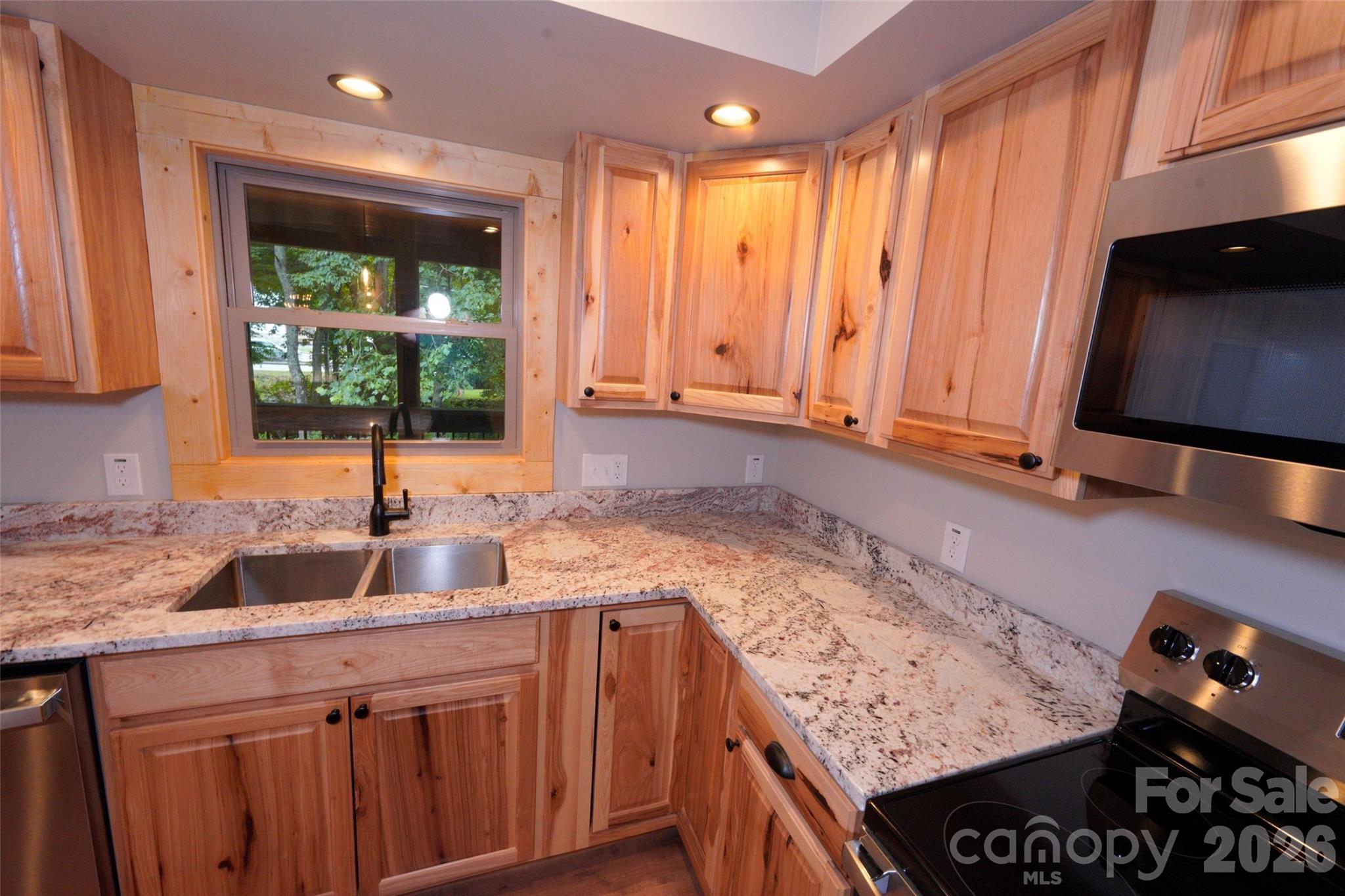 616 Twinbrook Lane — Maggie Valley