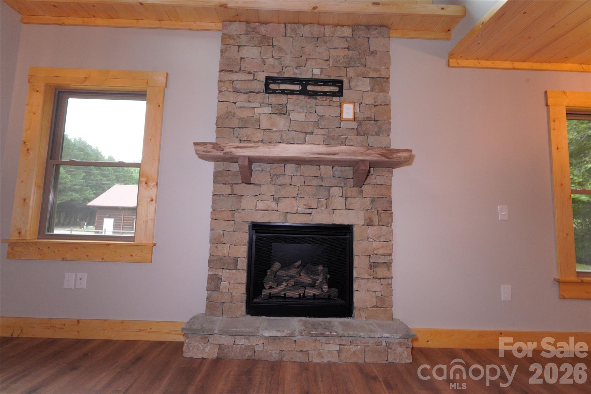616 Twinbrook Lane — Maggie Valley