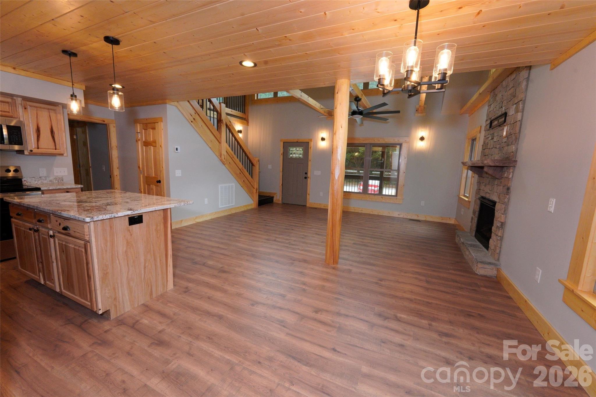 616 Twinbrook Lane — Maggie Valley