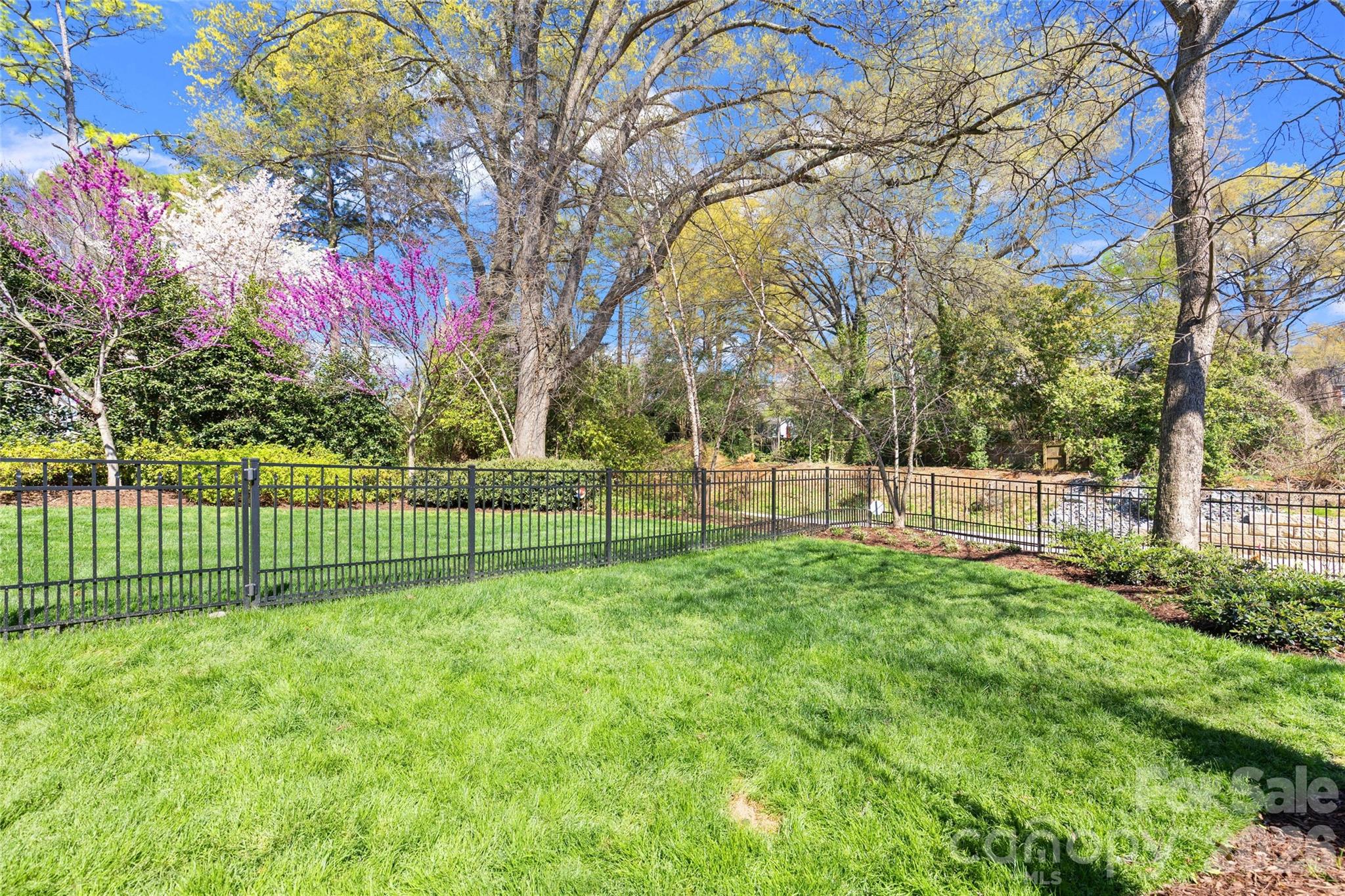1624 Lombardy Circle — Charlotte