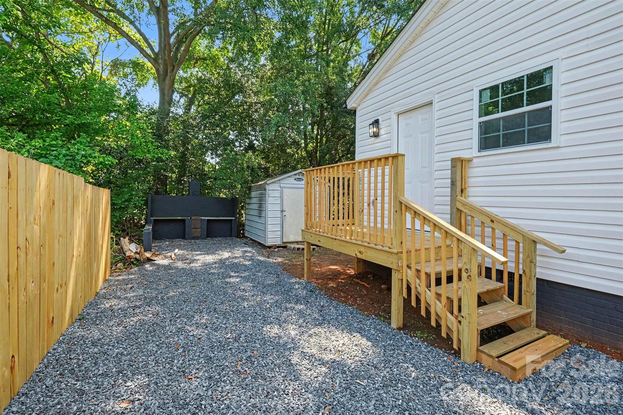 521 Gold Street — Shelby