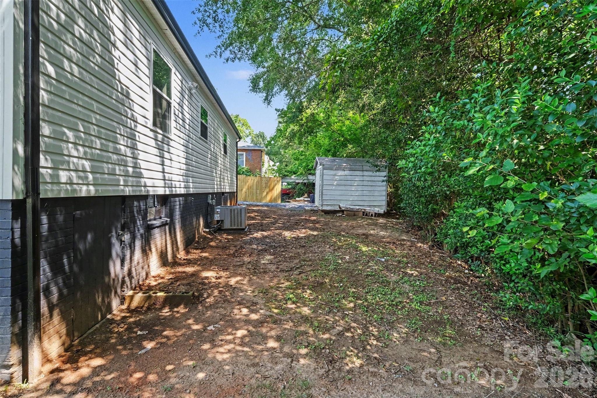 521 Gold Street — Shelby