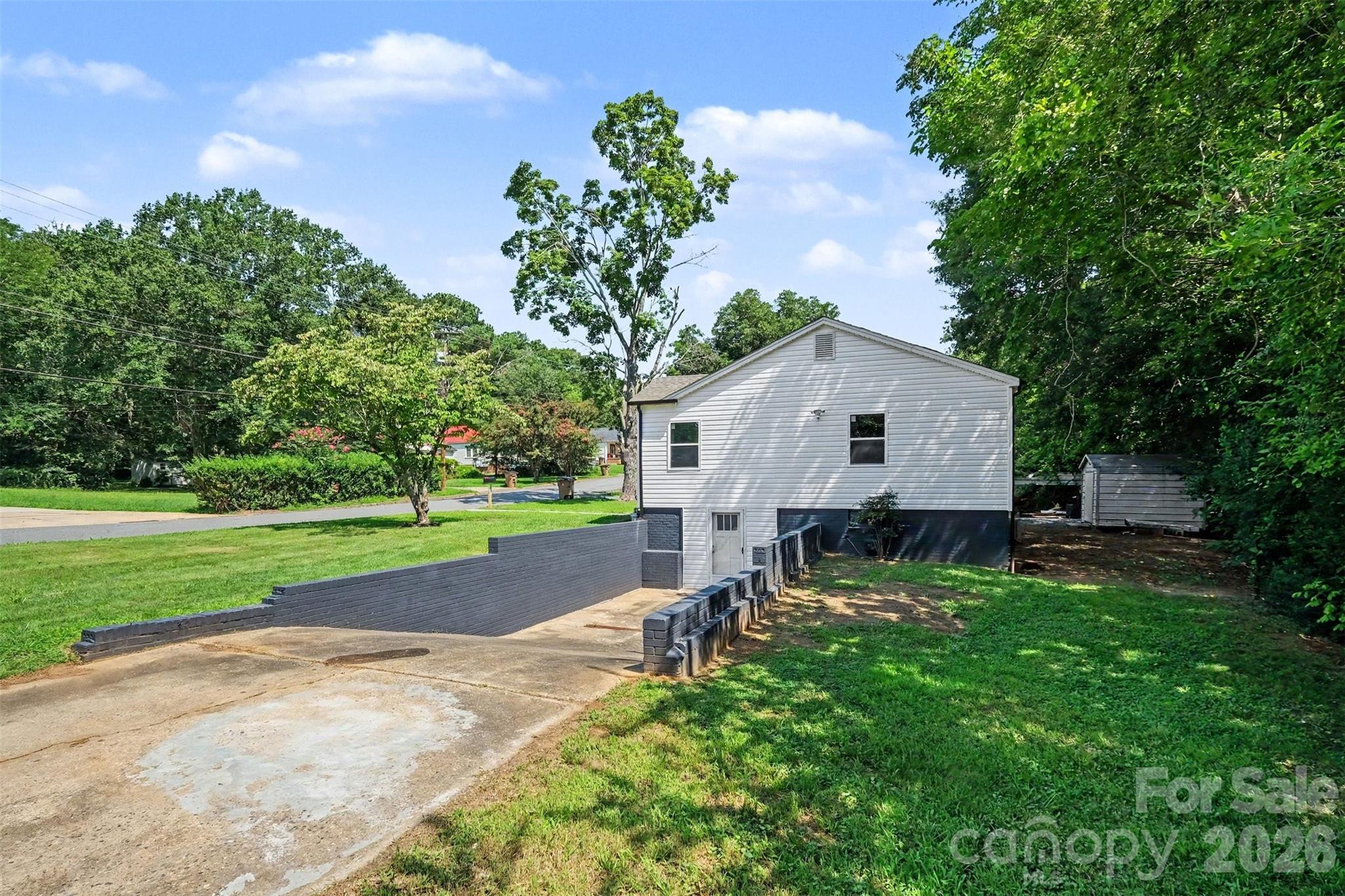 521 Gold Street — Shelby