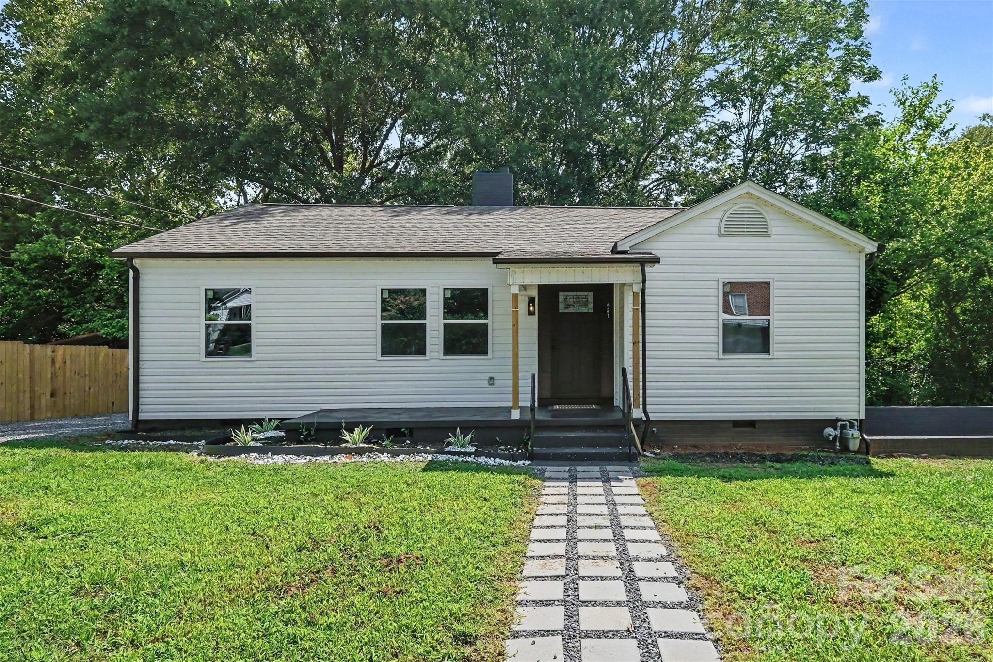 521 Gold Street — Shelby