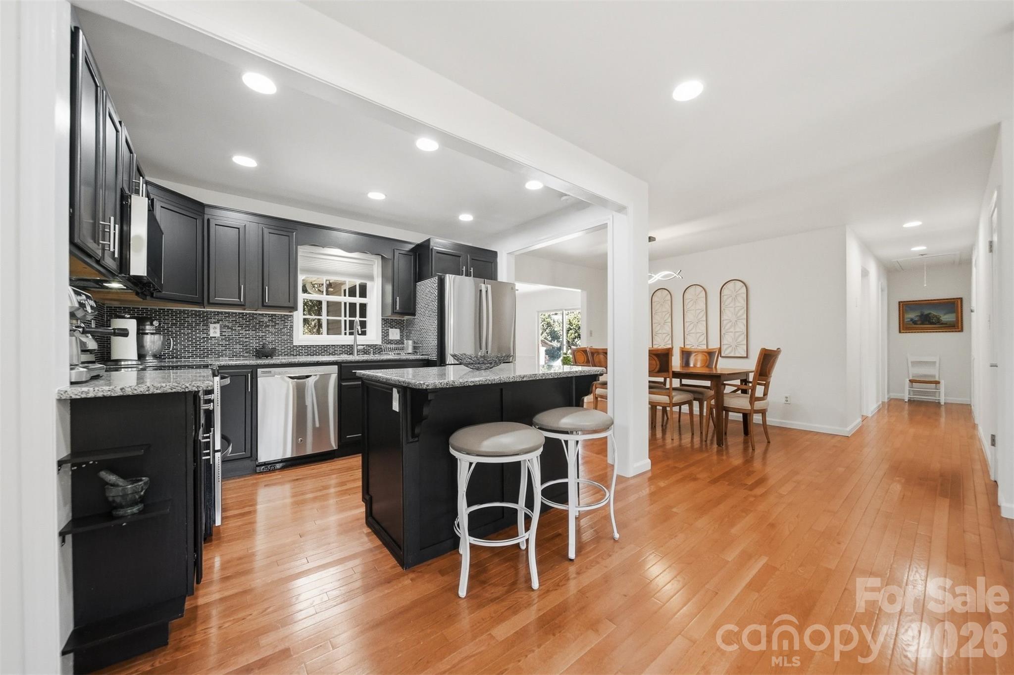 4536 Kings Court — Hickory