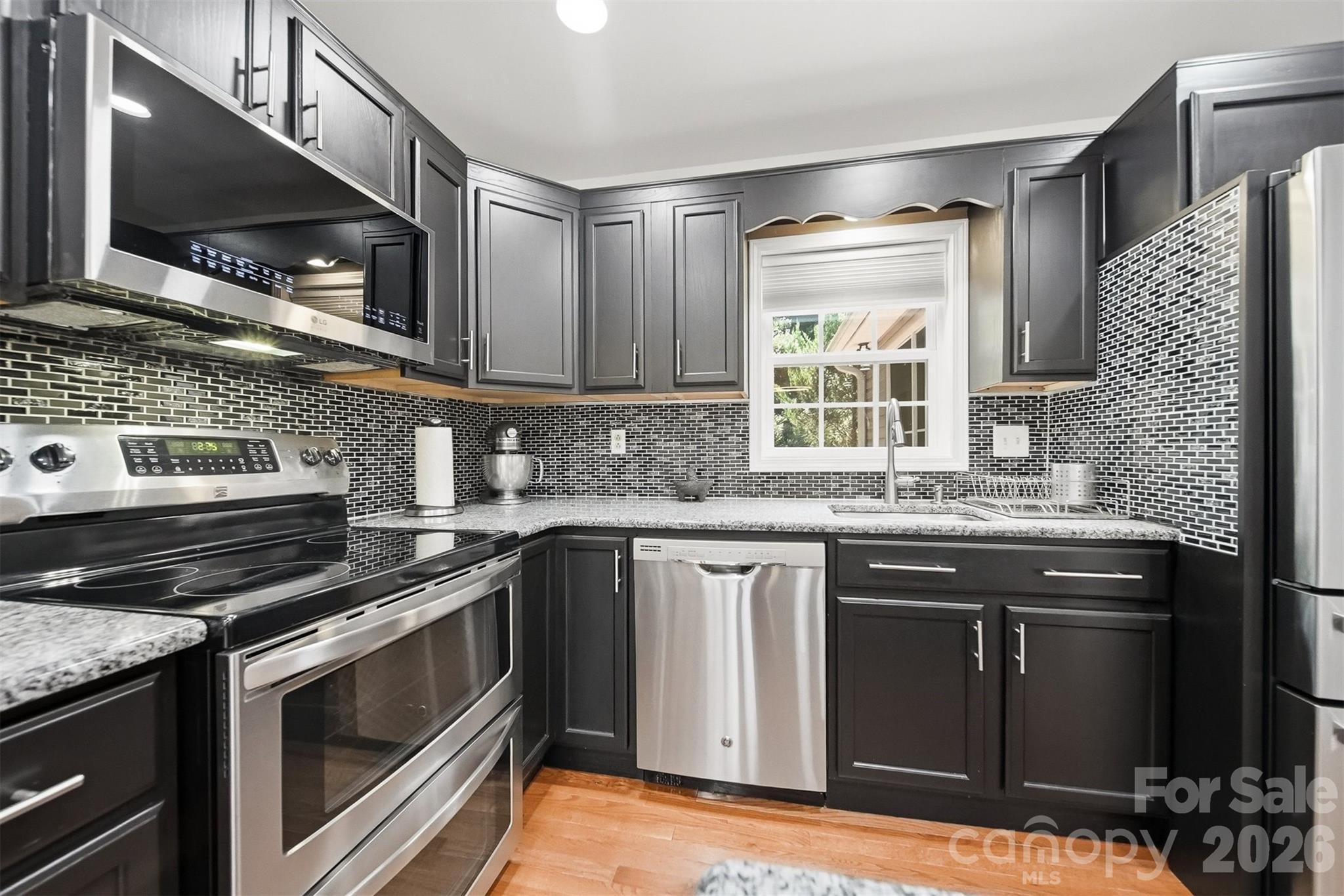 4536 Kings Court — Hickory