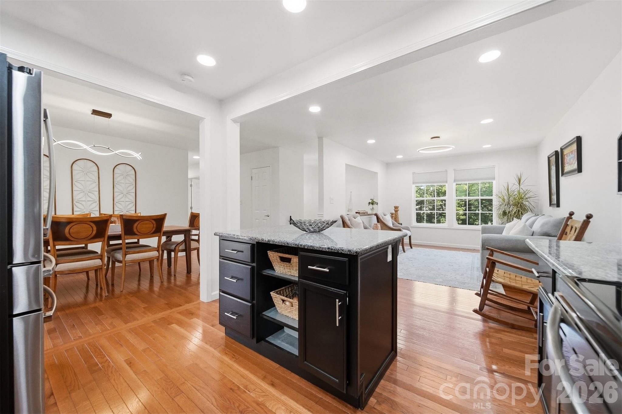 4536 Kings Court — Hickory