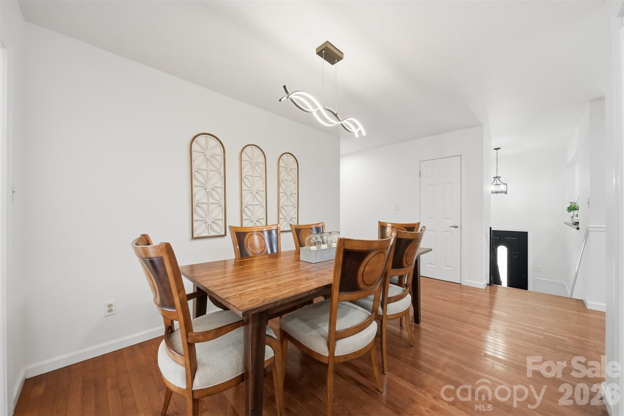 4536 Kings Court — Hickory