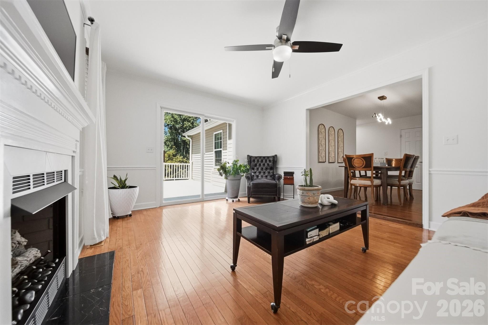 4536 Kings Court — Hickory