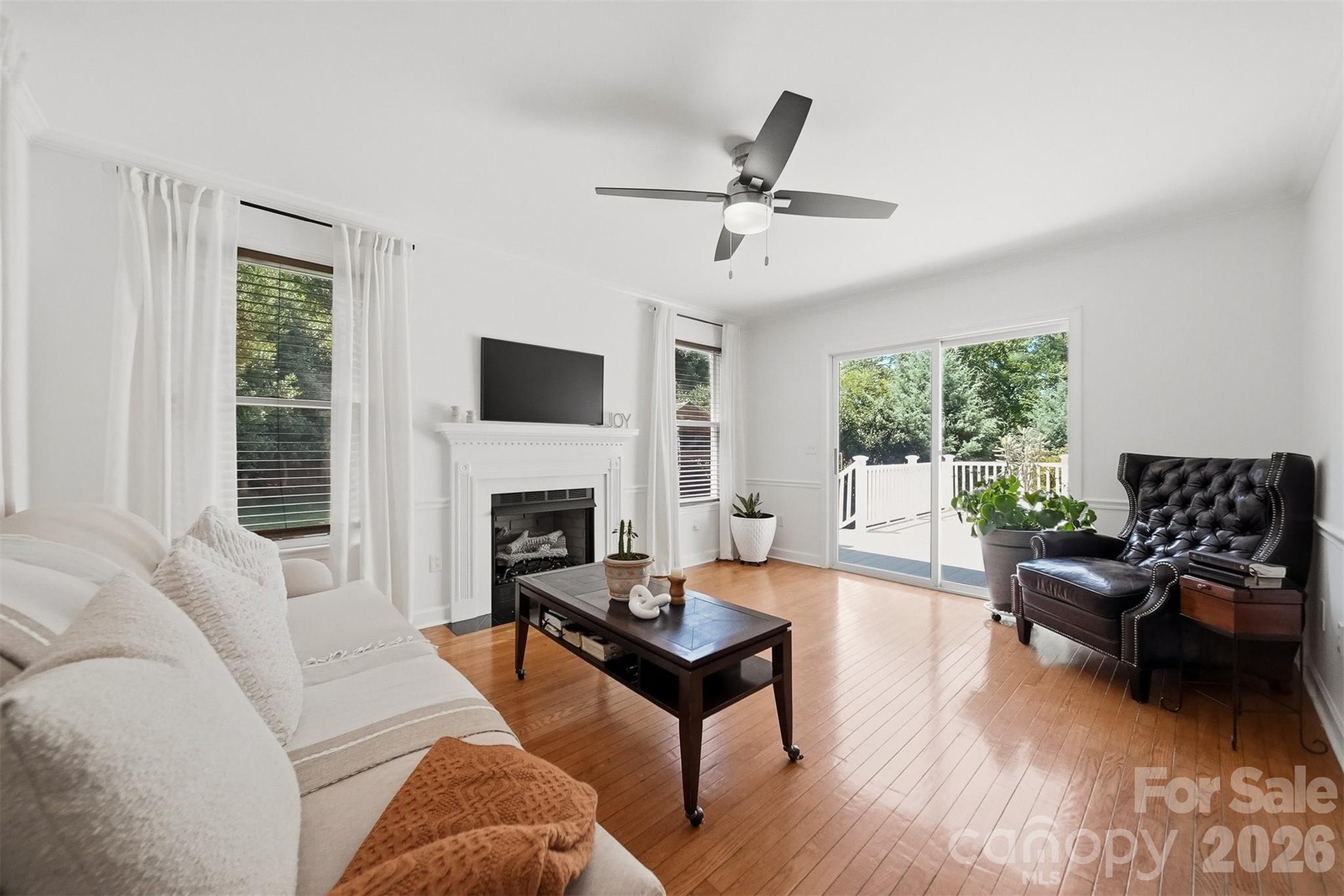 4536 Kings Court — Hickory