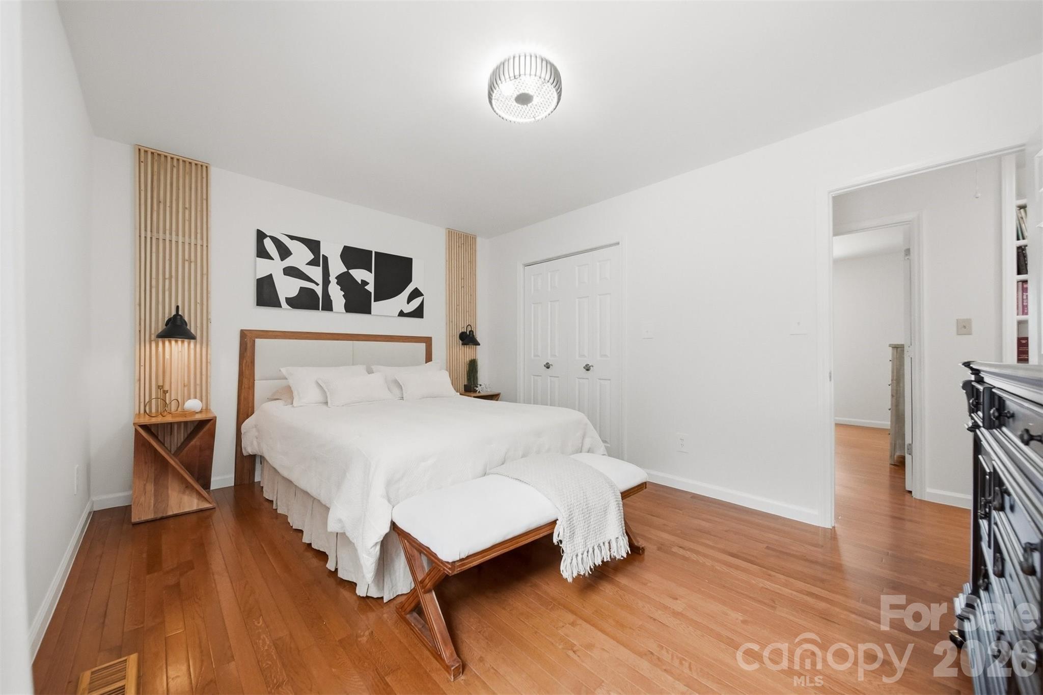 4536 Kings Court — Hickory