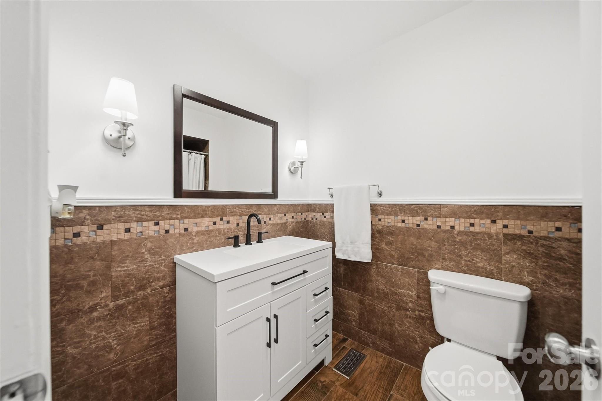 4536 Kings Court — Hickory