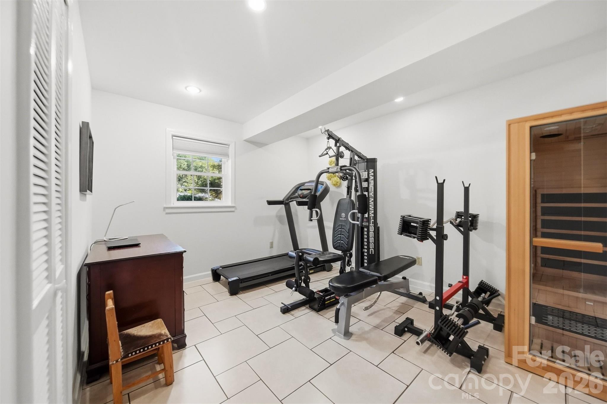 4536 Kings Court — Hickory